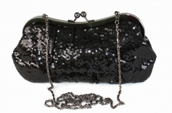 Společenská kabelka s našitými drobnými flitry v černé barvě.