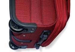 Cestovní kufr na kolečkách AIRTEX v červené barvě - kolečka.