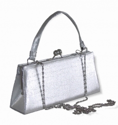 Stříbrná společenská kabelka s kovovým rámečkem a s řetízkem pro nošení přes rameno.