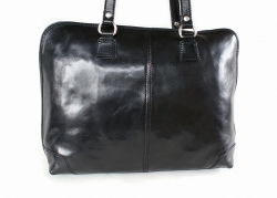 Luxusní velká kožená taška IL GIGLIO v černé barvě - detail tašky.