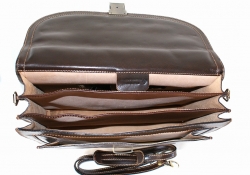 Luxusní kožená taška-aktovka v hnědé barvě - vnitřní členění tašky.