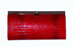 podlouhlá dámská kožená peněženka z lakované kůže, červená.