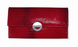 Luxusní dámská kožená peněženka z lakované kůže v červené barvě.