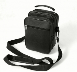 Pánská kožená taštička - crossbody se stavitelným textilním popruhem.