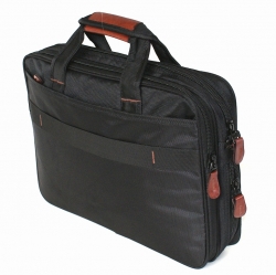 Taška pro notebook PHOENIX z textilního materiálu v černé barvě - pohled ze zadní strany tašky.